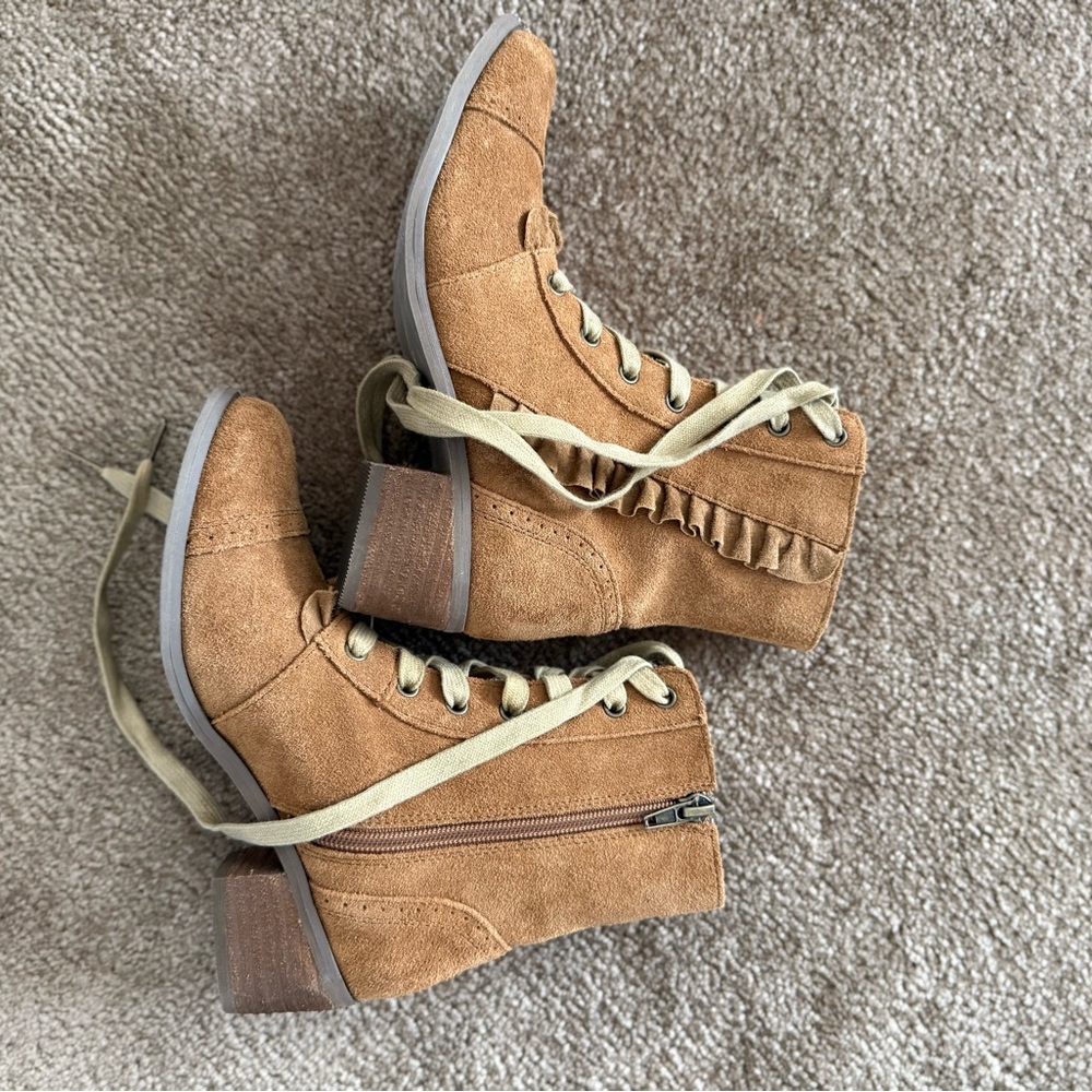 Joyfolie Girls - Moen Ruffle Boot -Tan Suede Ankle Boots